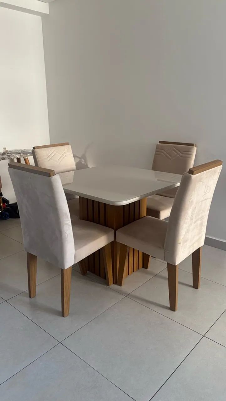 MESA DE JANTAR COM 4 CADEIRAS - R$ 800 - Foto 2