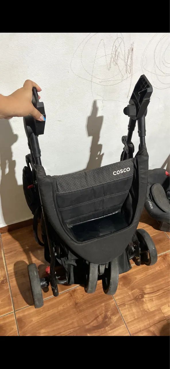 Carrinho de bebê com bebê conforto - Foto 3