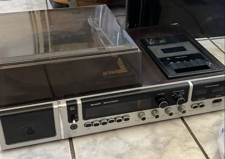 Aparelho de som vintage Sharp Solid State