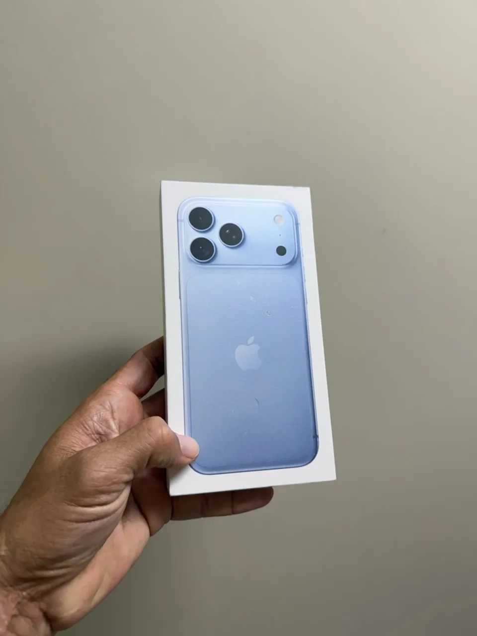 iPhone 18 Pro Max 512 Gb, azul, com apenas 10 dias de uso.