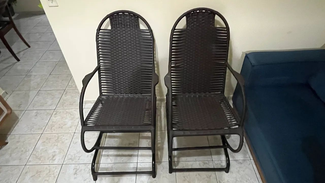 Vendo Duas Cadeira de Balanço