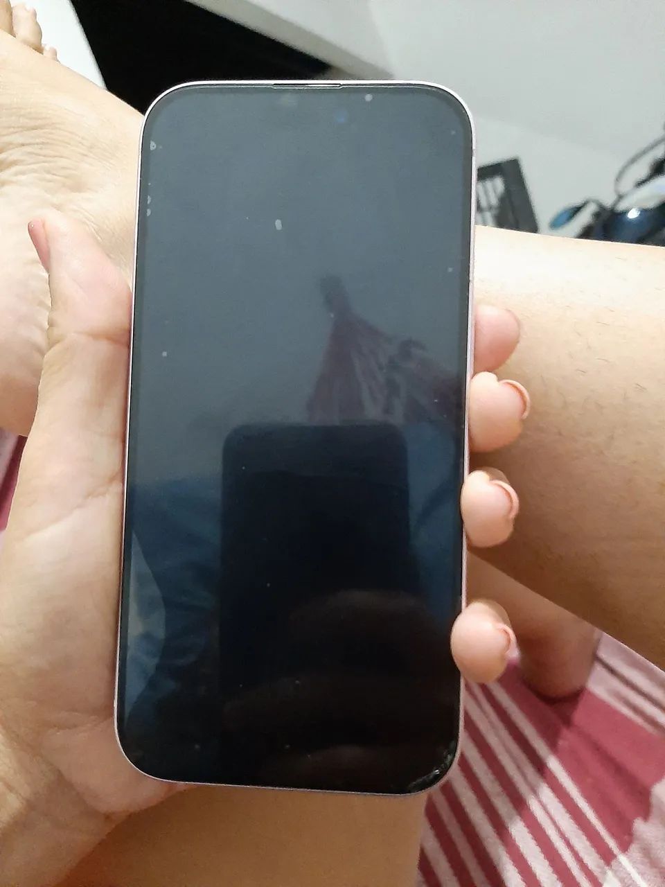 Vendo iphone 15 rosa 128g - Foto 2