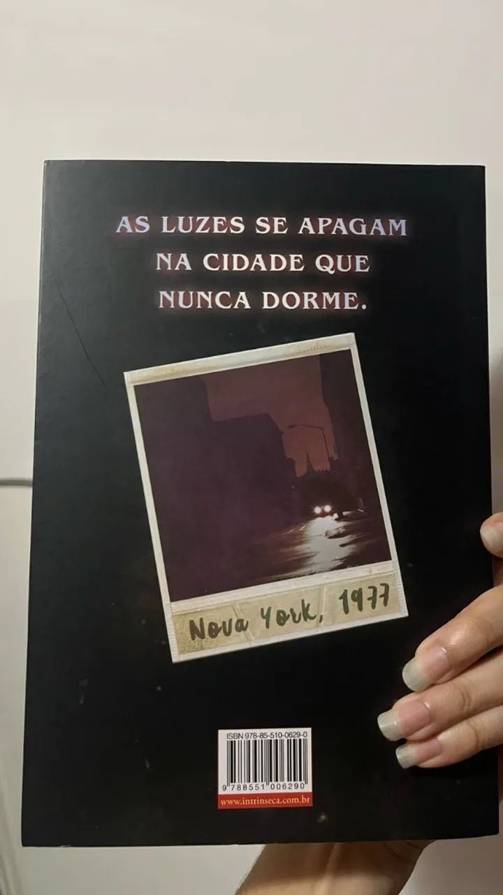 livro stranger things cidade nas trevas - Foto 2