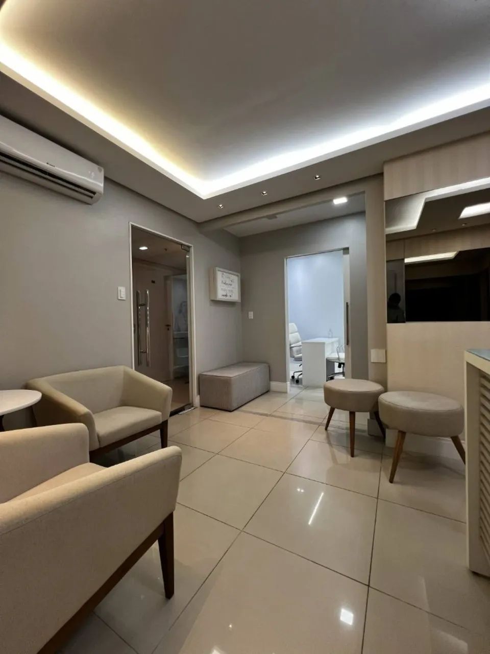 SALA COMERCIAL COM 128m² NO JARACATY - SÃO LUÍS. - Foto 2
