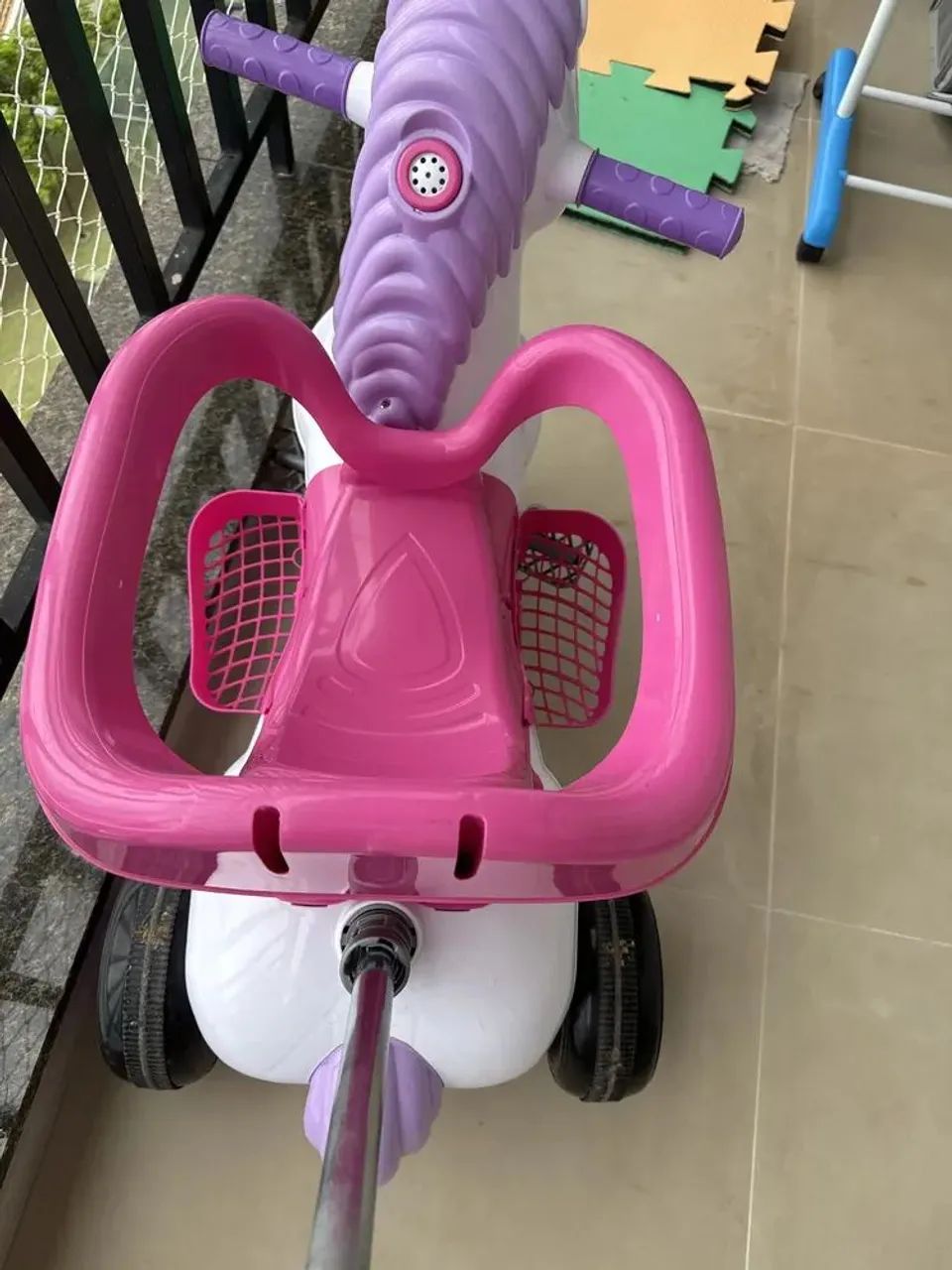 Carrinho De Passeio e Pedal Infantil Potó Cavalinho Calesita - Foto 3