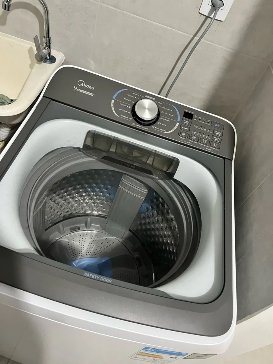 Máquina Midea 