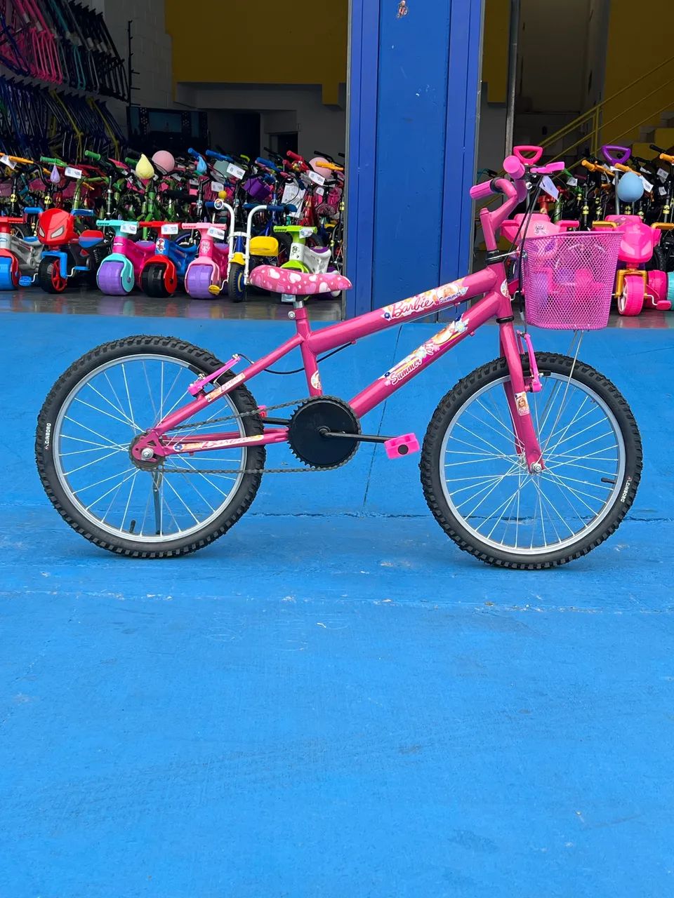 Bicicleta da Barbie aro 20 seminova - Foto 2
