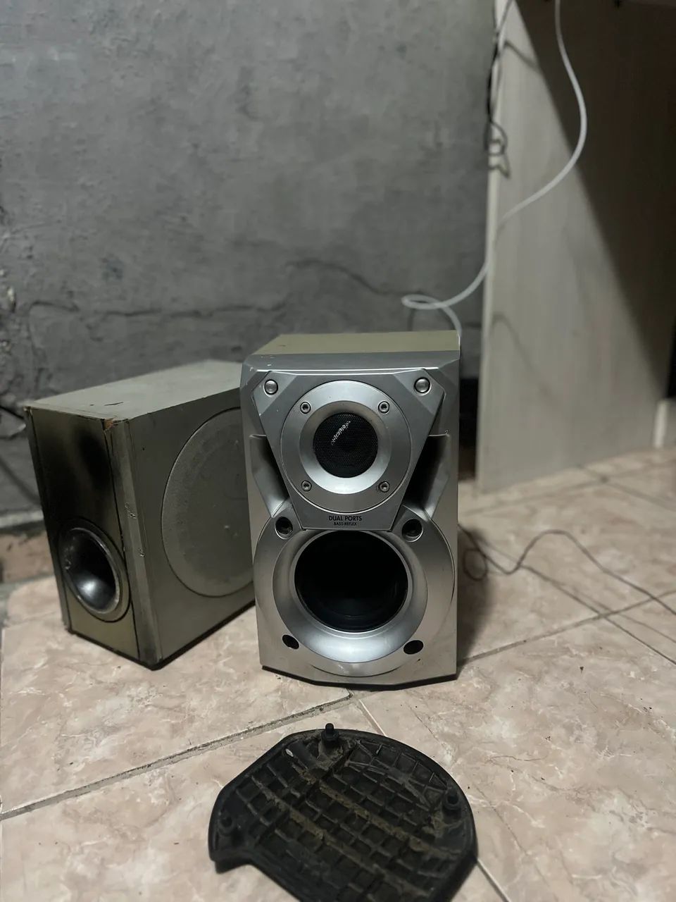 Par de Caixas de Som Acústicas (Panasonic + Caixa Auxiliar) - Foto 3