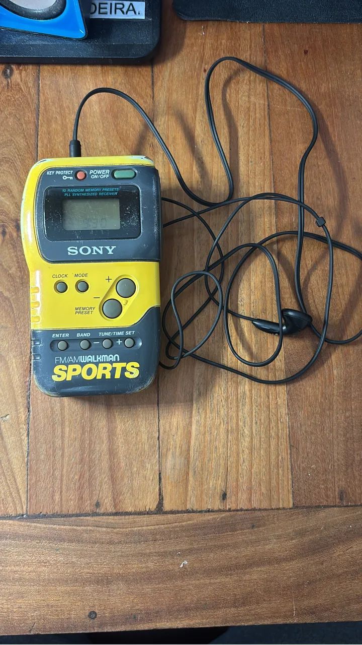 Sony SRF-M70 Sports Walkman - rádio portátil digital AM/FM