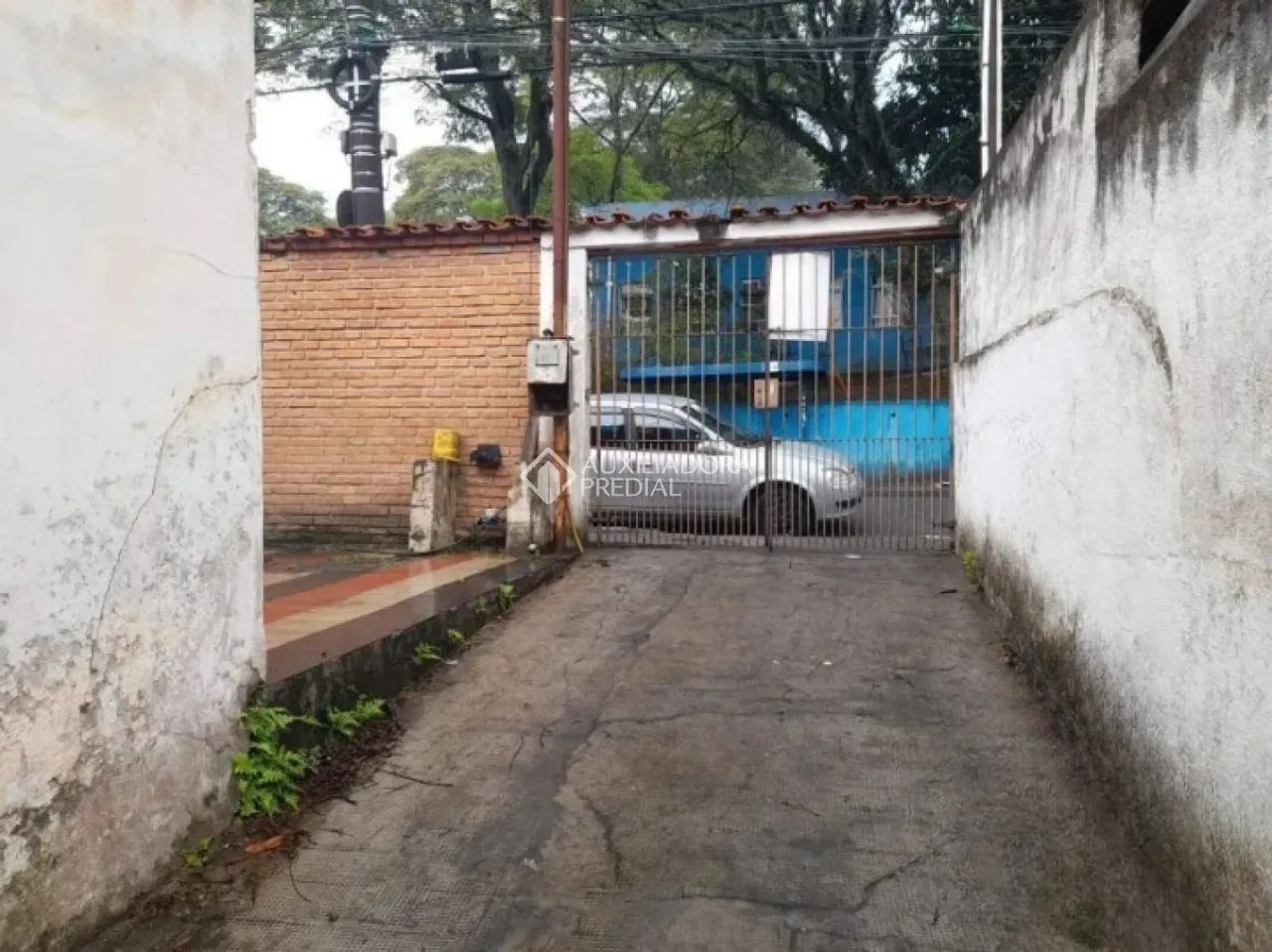 Terreno à venda no Centro, com 274 m², sem dormitórios disponíveis.