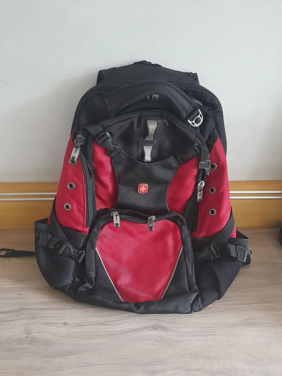 Mochila marca wenger com defeito