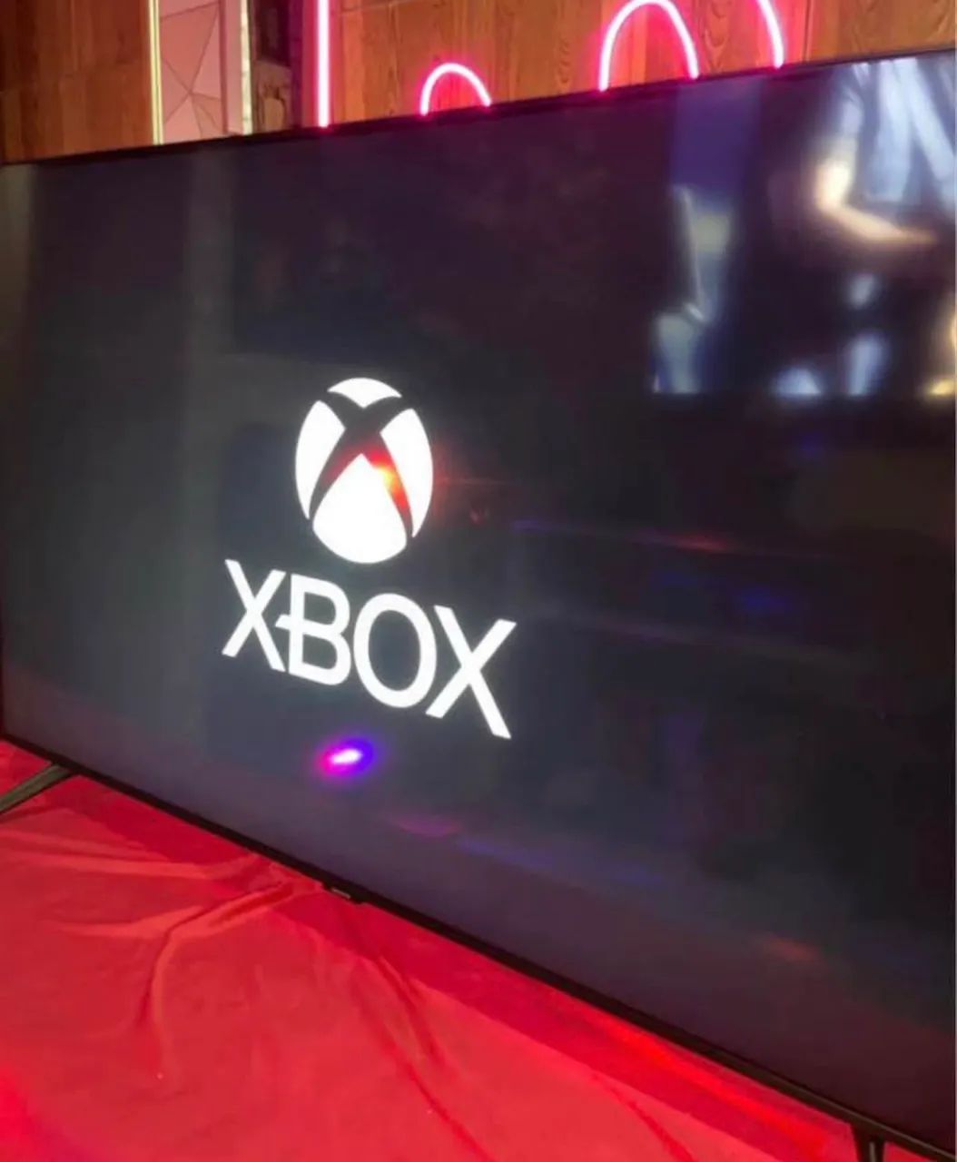 Smart tv Samsung 55pol 4k com Xbox e comando de voz  - Foto 2