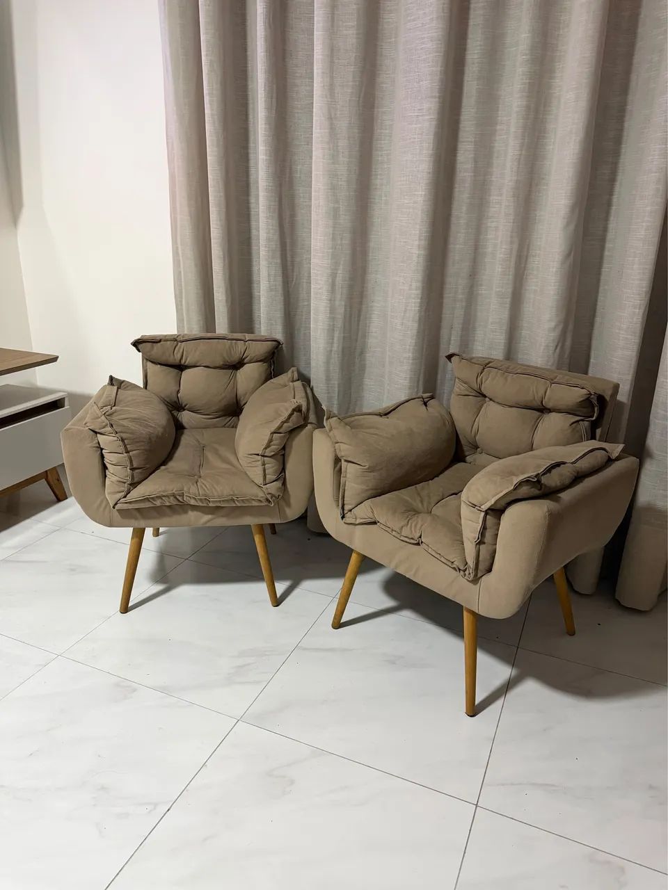 Vendo par de poltronas perfeito estado de conservação
