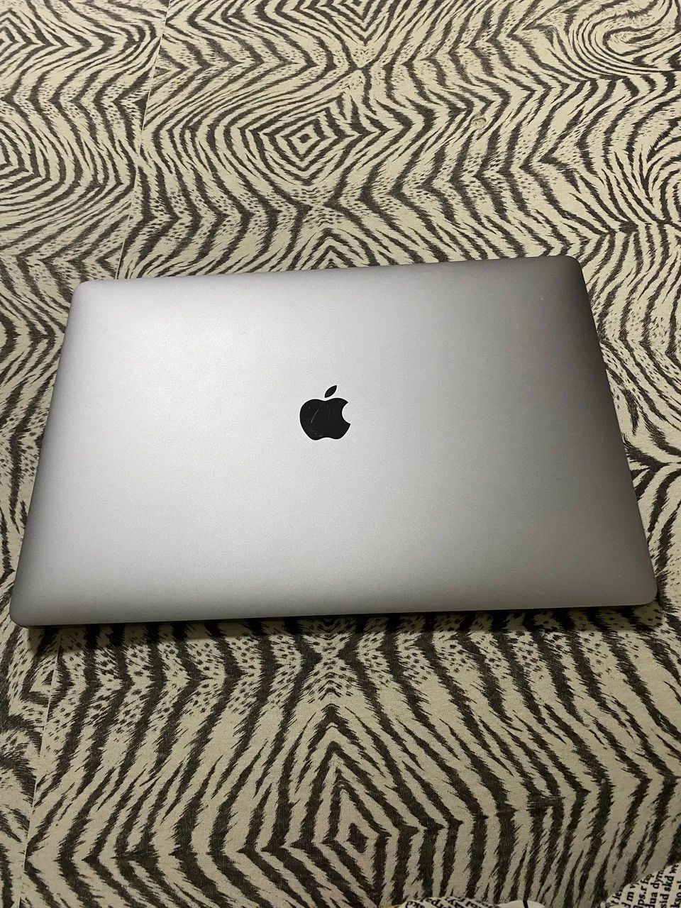 MacBook Pro 15インチ MacBook Pro (15 polegadas, 2018) - Especificações técnicas