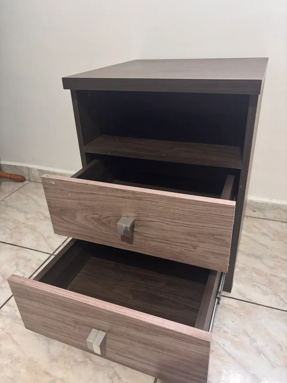 Mesa de Cabeceira Rimo MDF Amadeirada 2 Tons - Moderna e Elegante - Foto 2