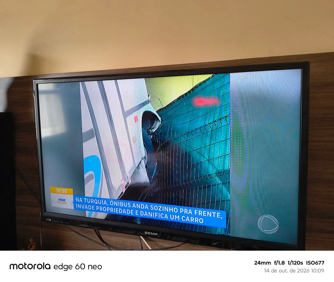 Tv com pouco uso! - Foto 2