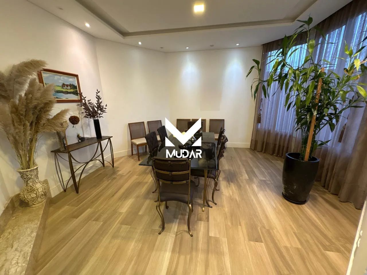 Casa de Alto Padrao com 5 Quartos, sendo 3 Suites - Foto 5