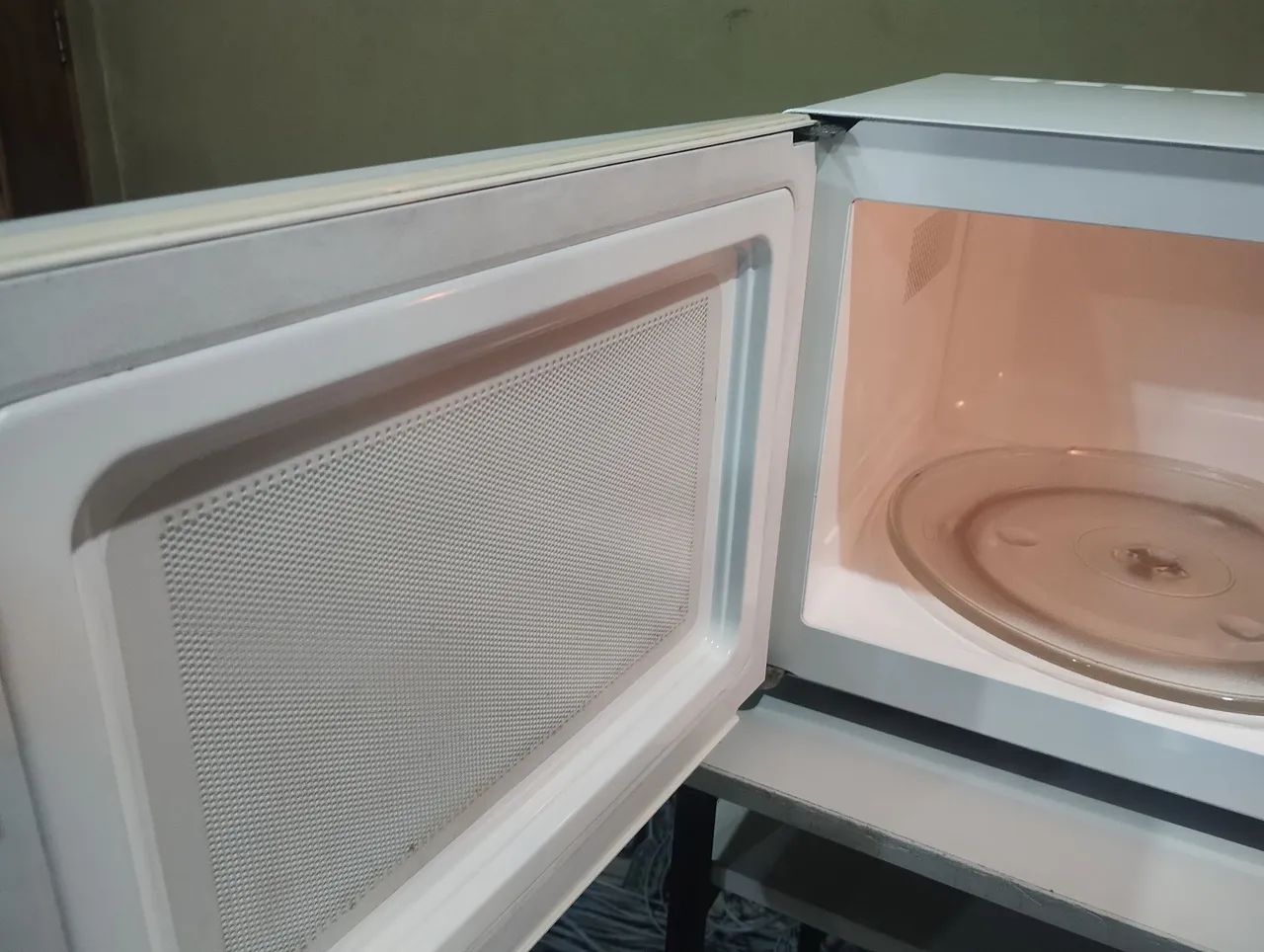 Microondas Eletrolux 31 litros  - Foto 4
