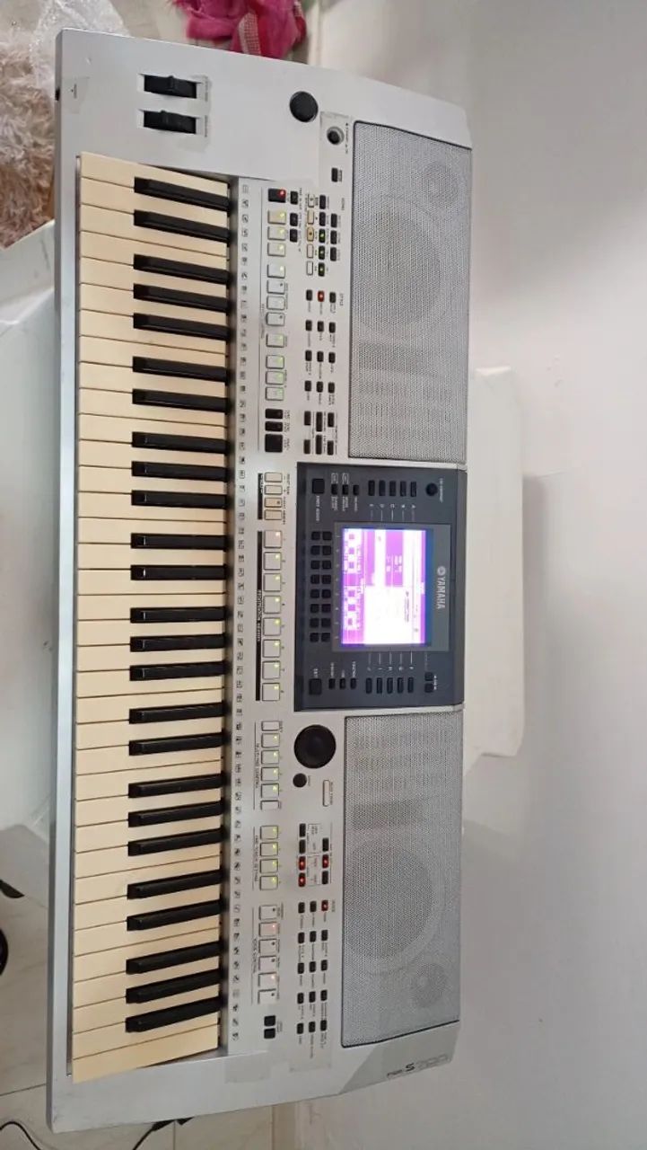 TECLADO YAMAHA PSR - s700  - Foto 2