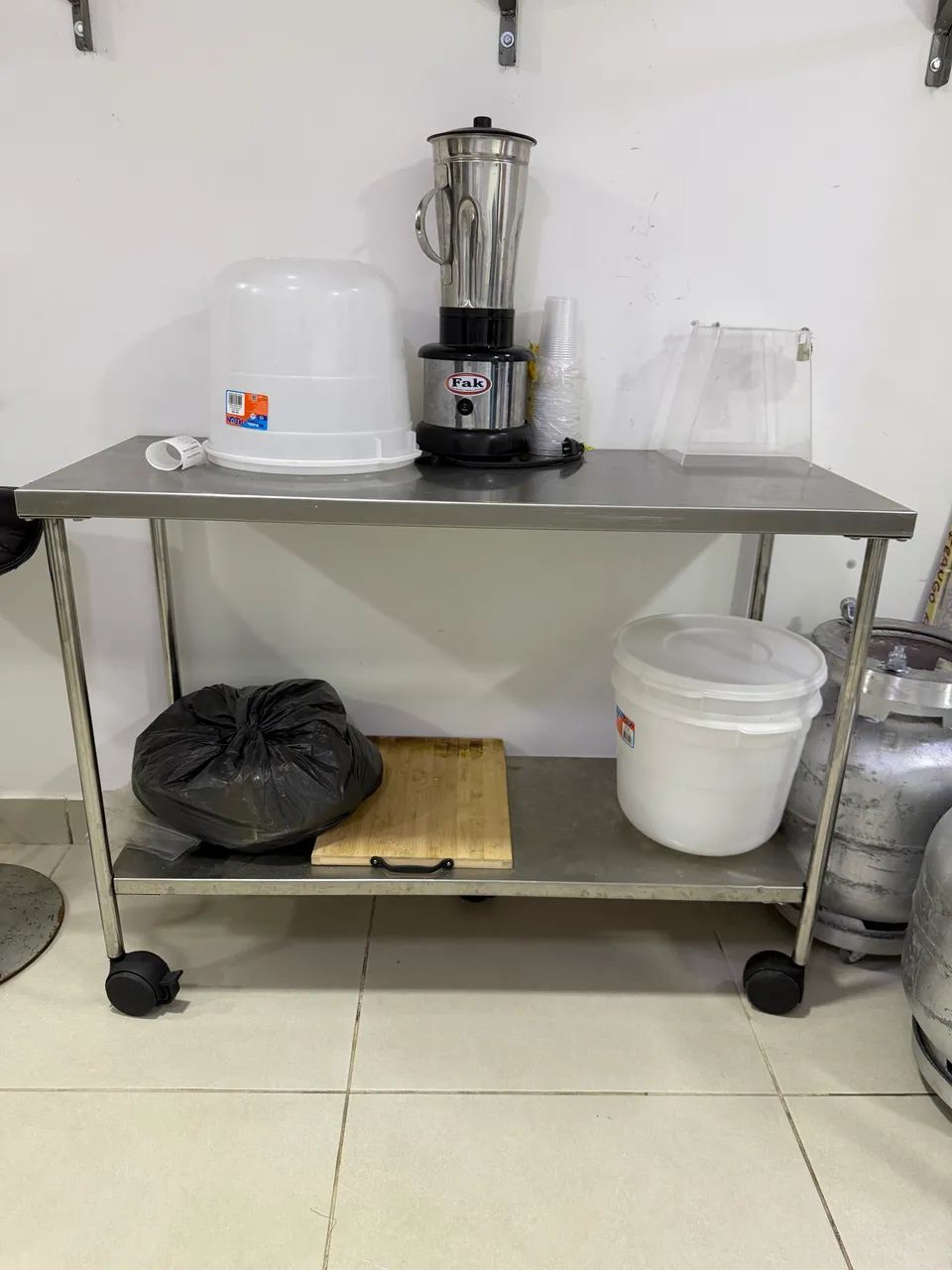 Mesa de Inox 110 x 45 cm - Ótimo Estado - Foto 2