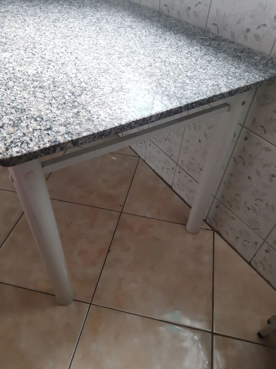 Mesa de Pedra C/ 3 cadeiras  - Foto 4