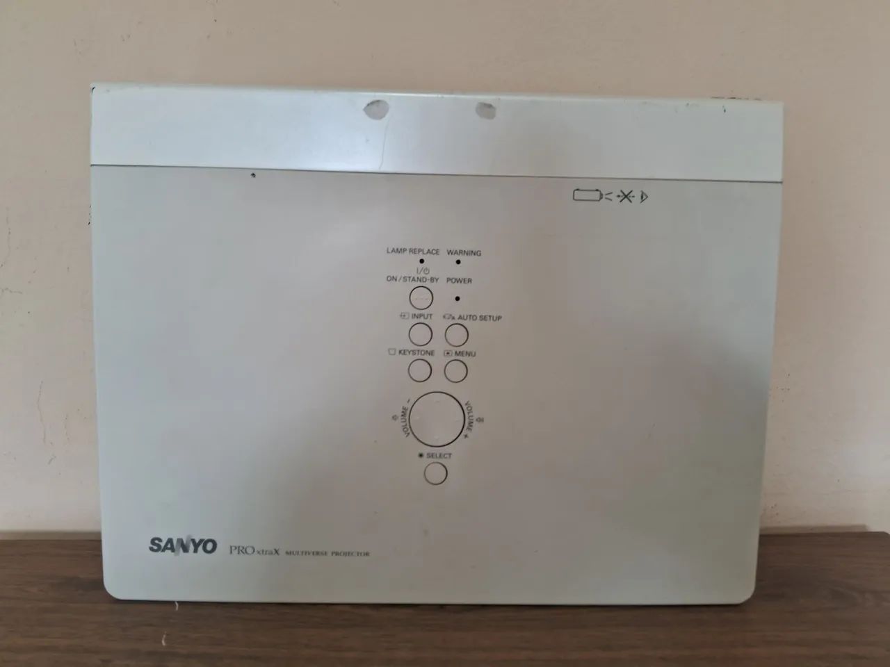Projetor  Sanyo  XU105  - Foto 3