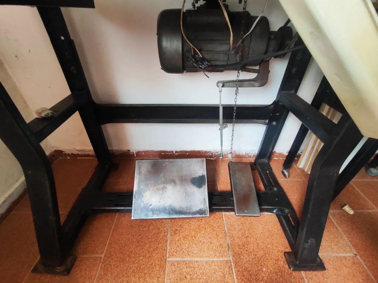 Máquina de costura Overloque Siruba revisada pronta para uso - Foto 3