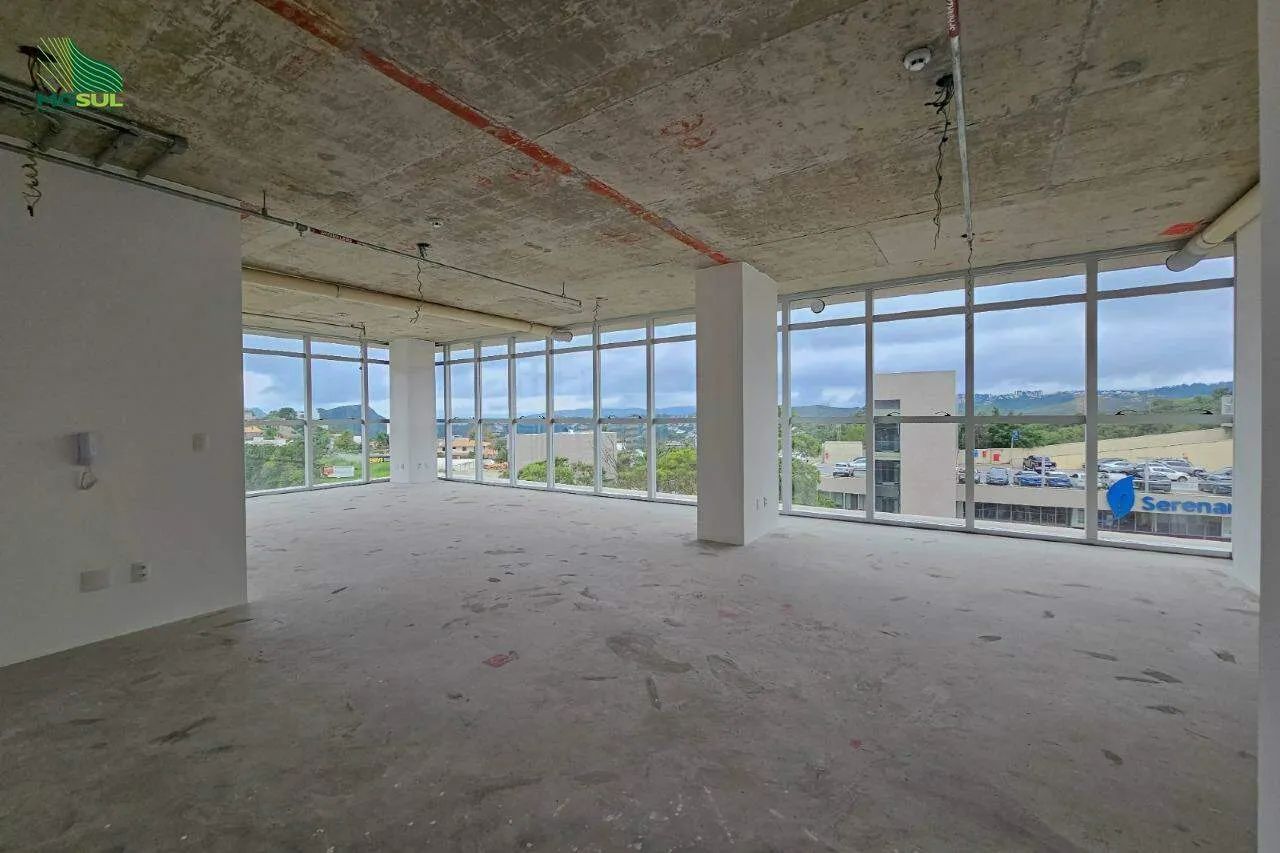 Sala comercial, com 104m² para alugar no Vila da Serra!