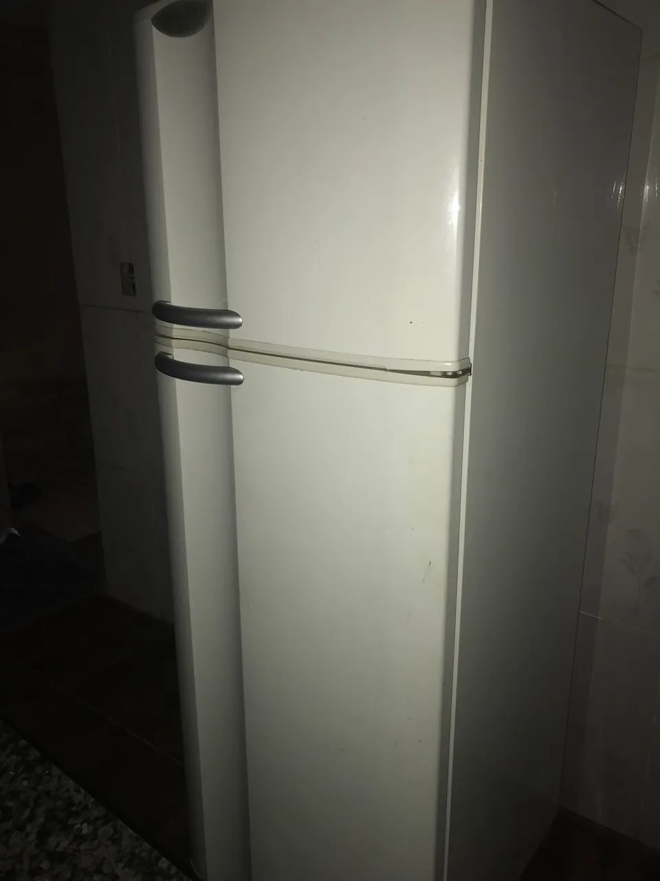Vendo geladeira 