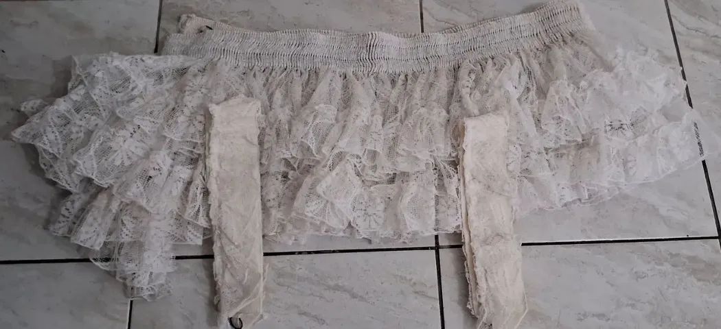  2 CORTINA DE RENDA BRANCA COM FORRO ELEGANTE E SOFISTICADA  - Foto 4
