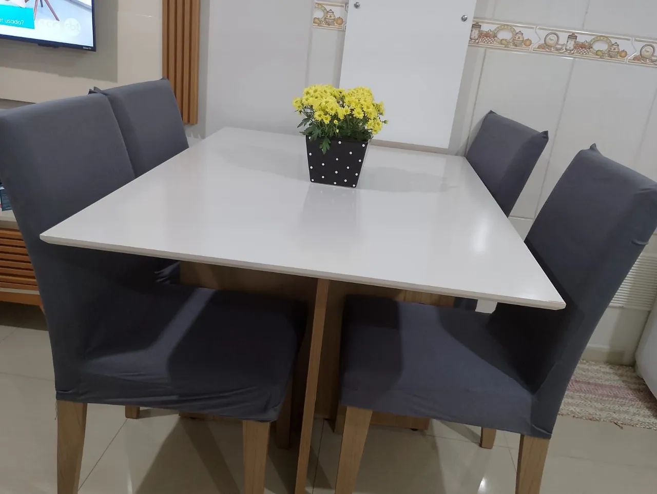 Venda de mesa com 4 cadeiras novas  - Foto 2