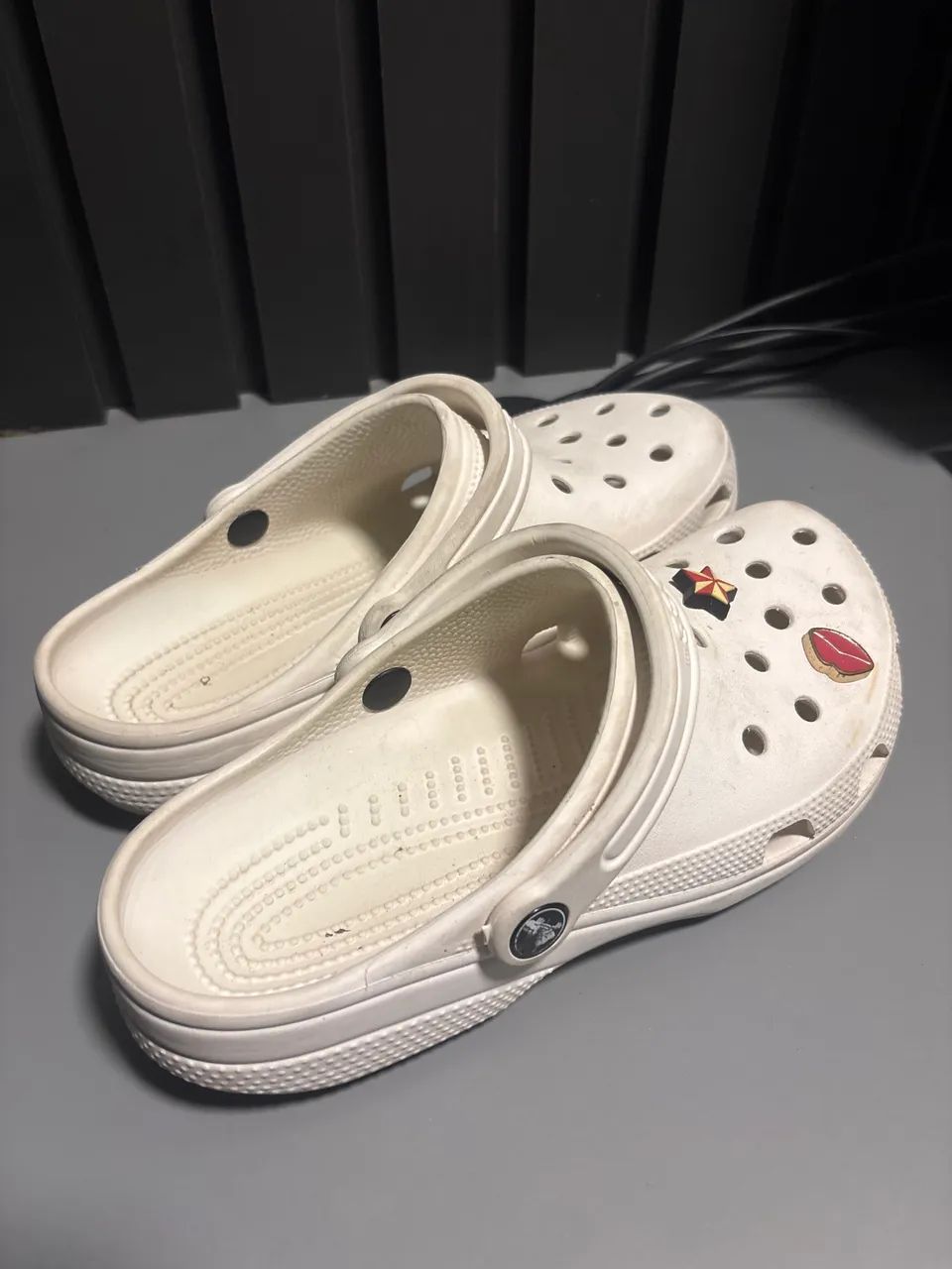 Crocs Bege Tamanho 36-37 usada  - Foto 2