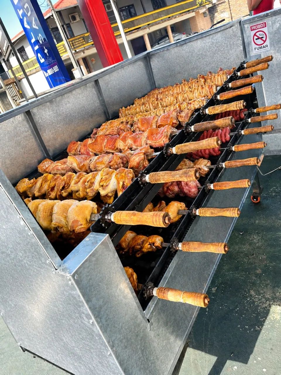 Churrasqueira com espetos giratórios 