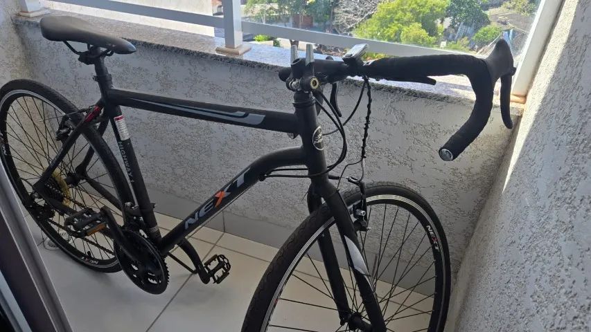 Bicicleta  Next Highway Aro 700 - 21 Marchas 