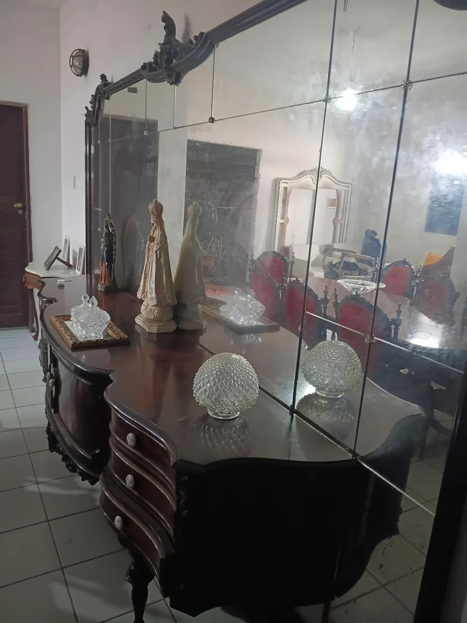 Móvel antigo, aparador com espelho.  - Foto 4