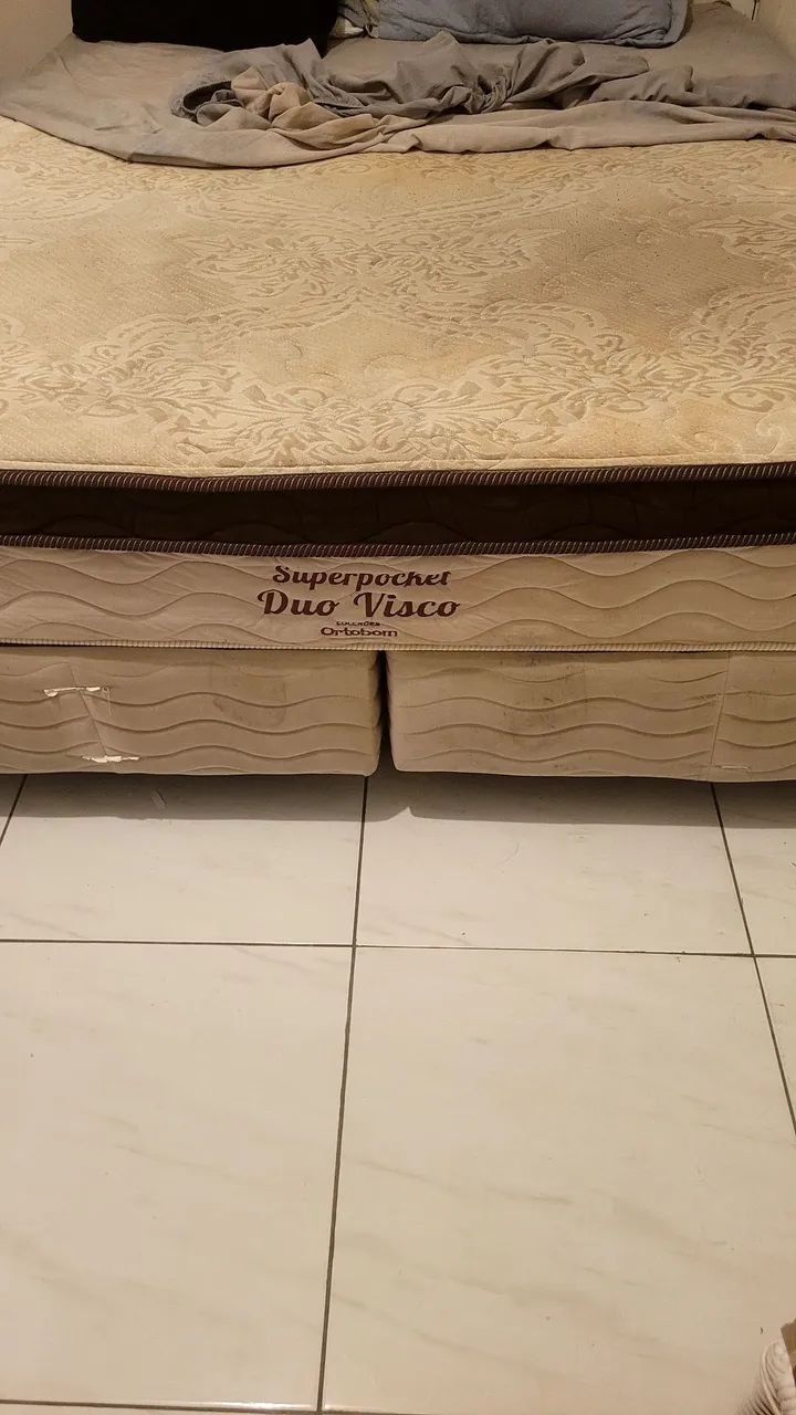 Cama Queen  ortobom ótimo estado 