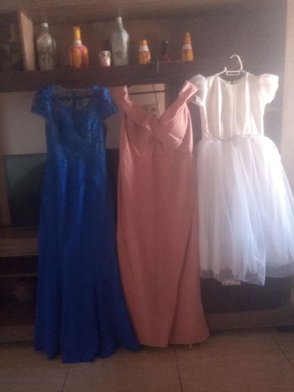 Vendo lindos vestidos de festa pra madrinha e daminhas - Foto 2