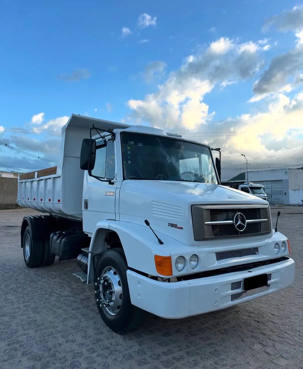 Mb L1620  4x2 Caçamba  