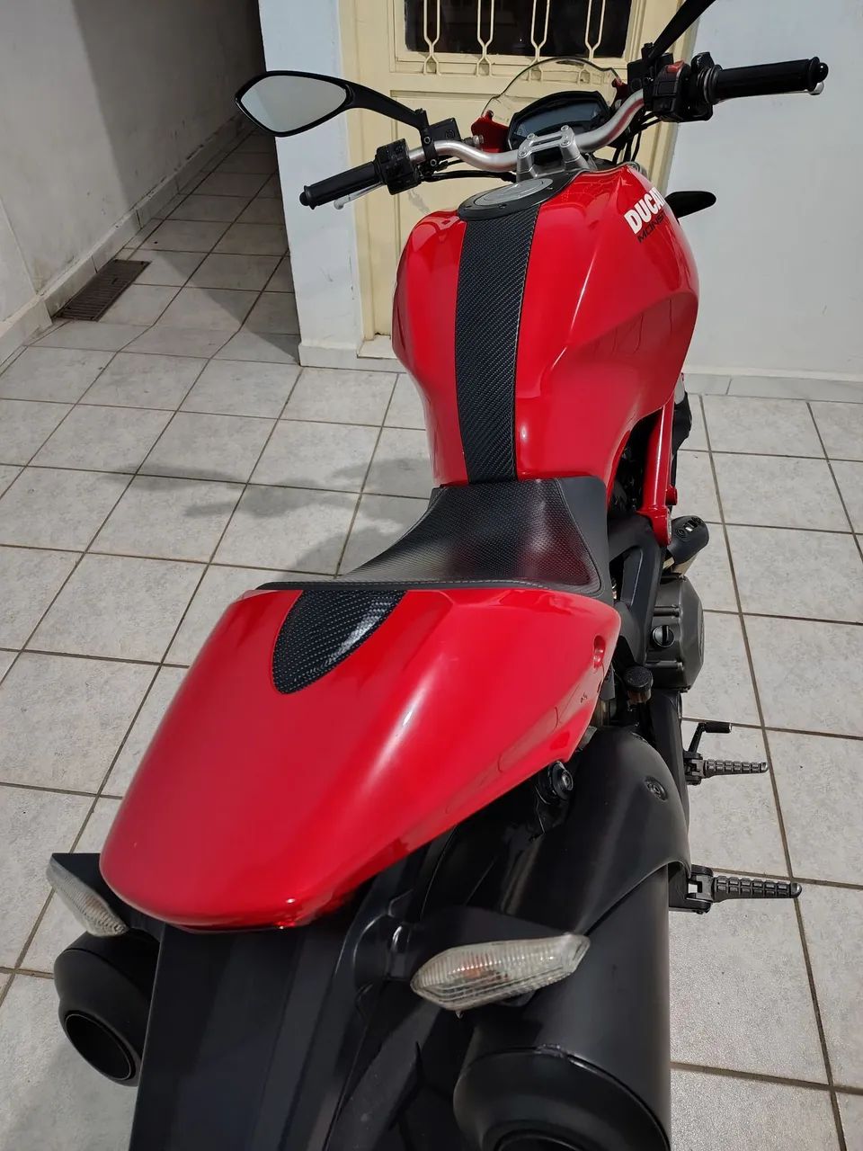 Ducati Monster 796 - Foto 4