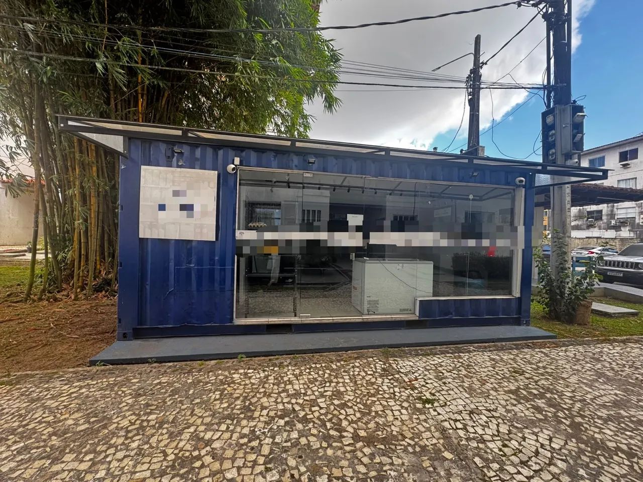 Container 