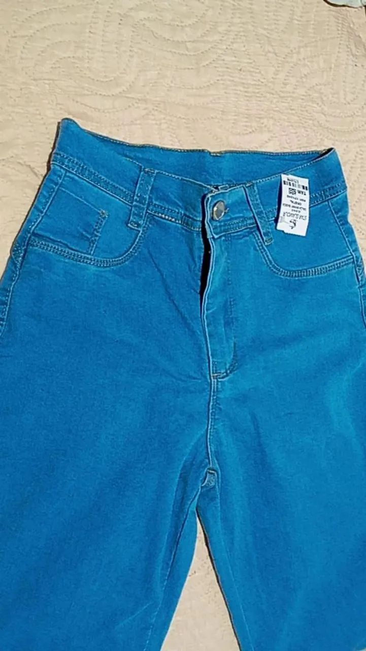 Vende-se calça jeans feminina nova