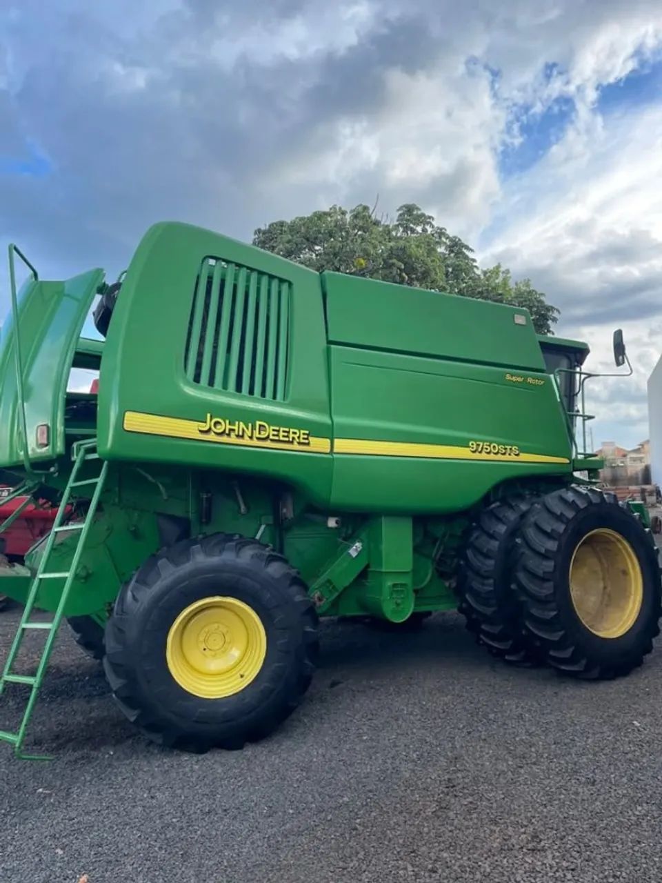 Colheitadeira John Deere 9750 STS ANO 2004  - Foto 2