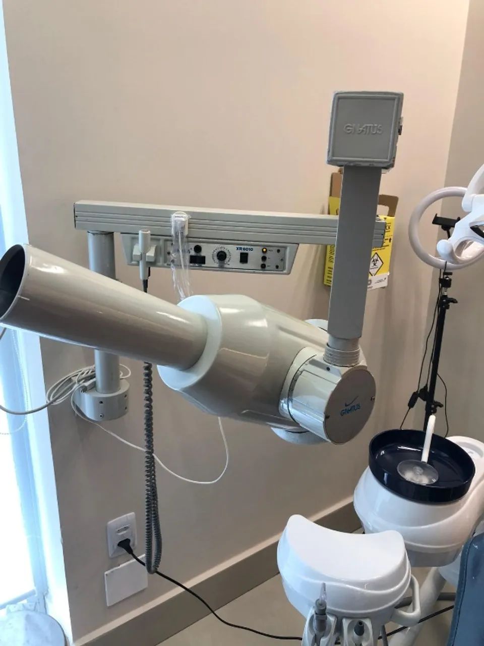 EQUIPAMENTO ODONTOLÓGICO