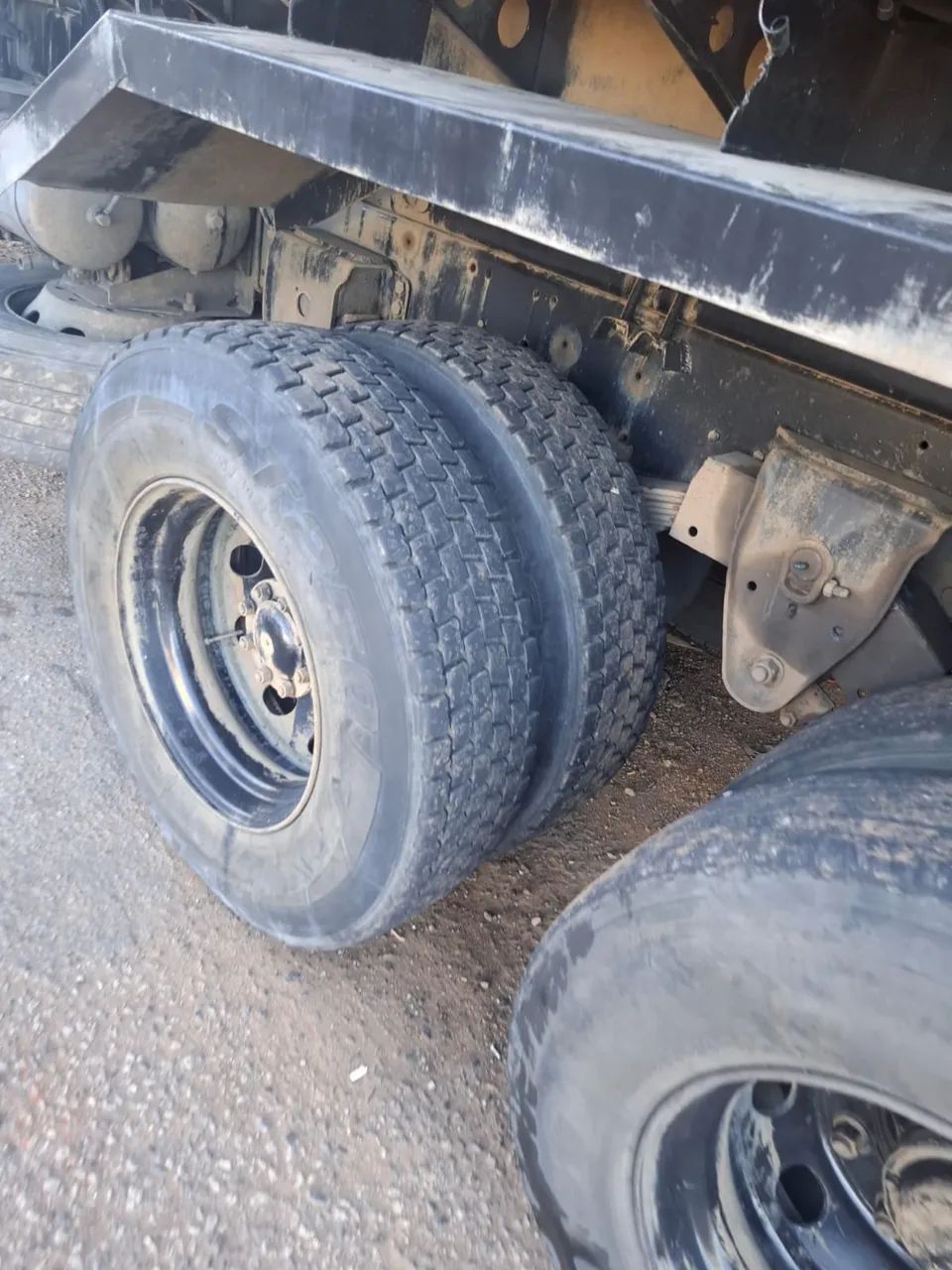 Iveco 230e24 2011 Excelente estado  - Foto 4