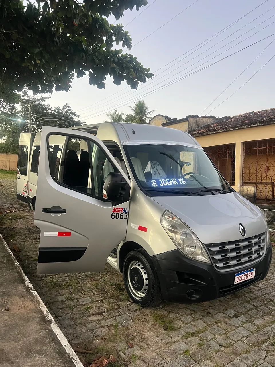 Aluguel de van com motorista - Foto 2