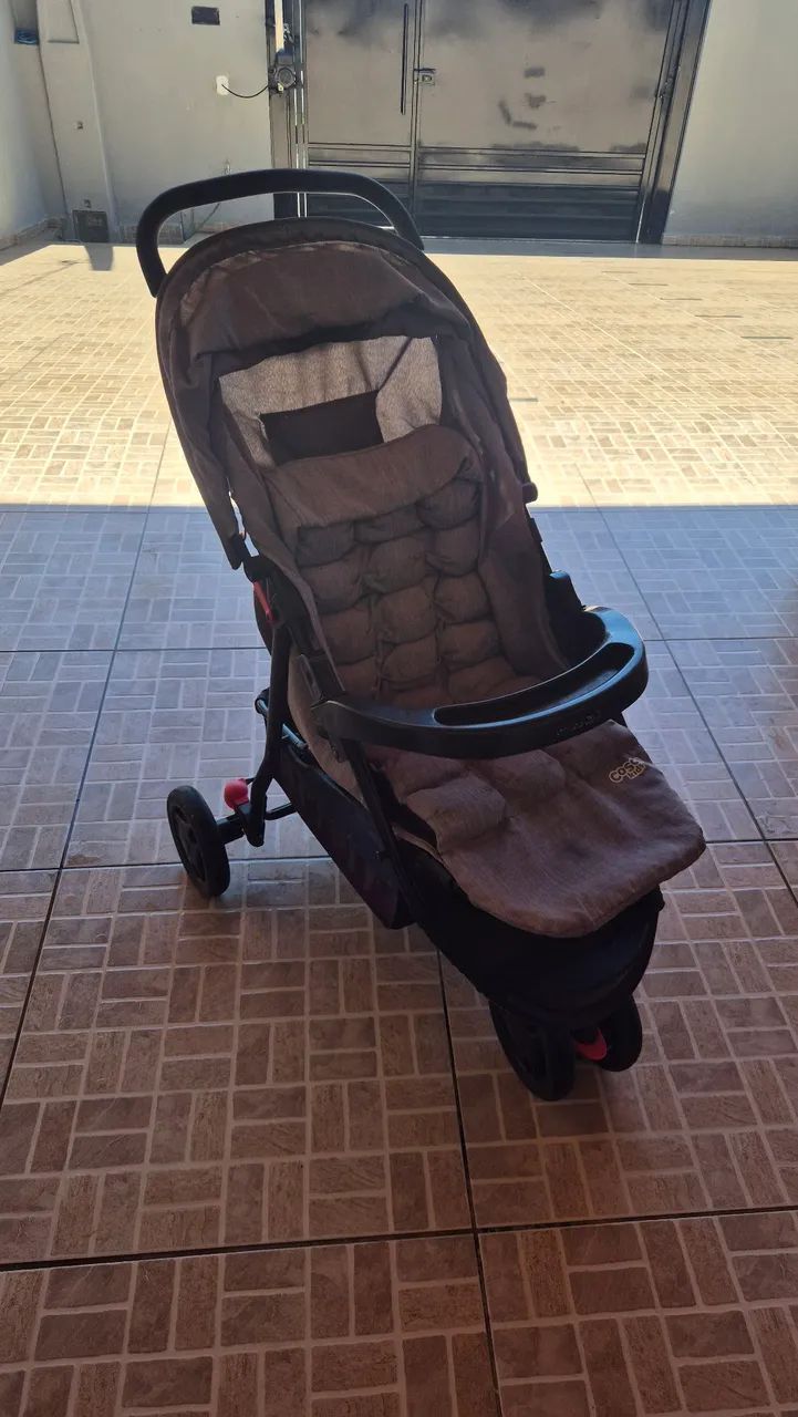 Carrinho de bebê Cosco 3 rodas