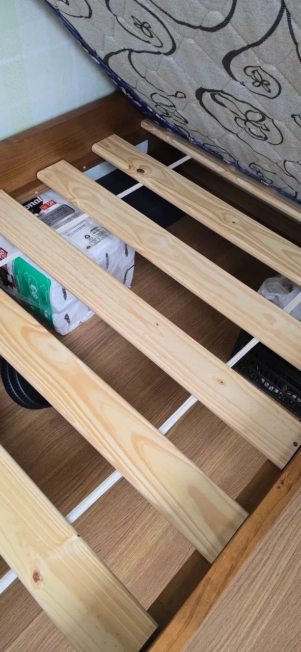Cama de Solteiro em Madeira - Estado de Nova + Colchão - Foto 3