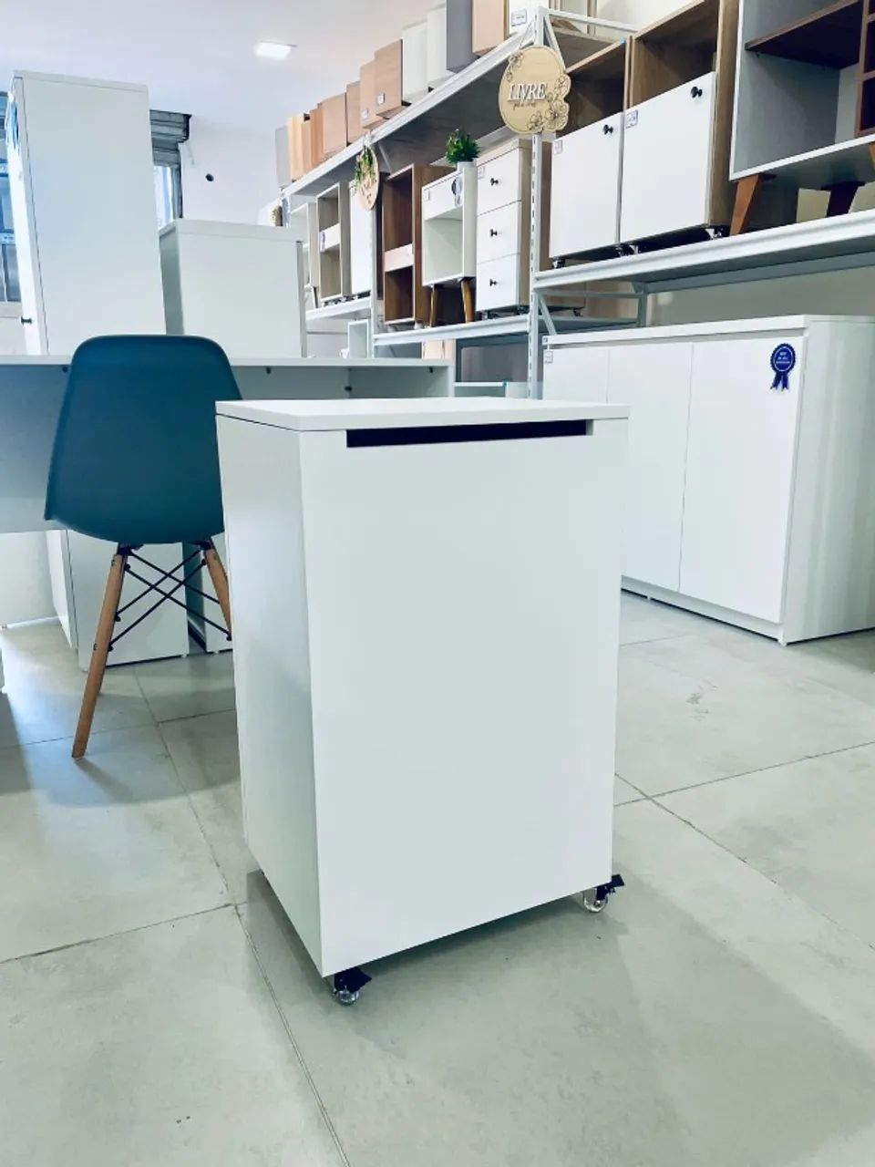 Cesto de roupa em MDF branco. - Foto 2