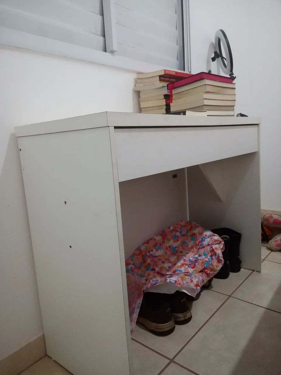 Escrivaninha com gaveta - Foto 2