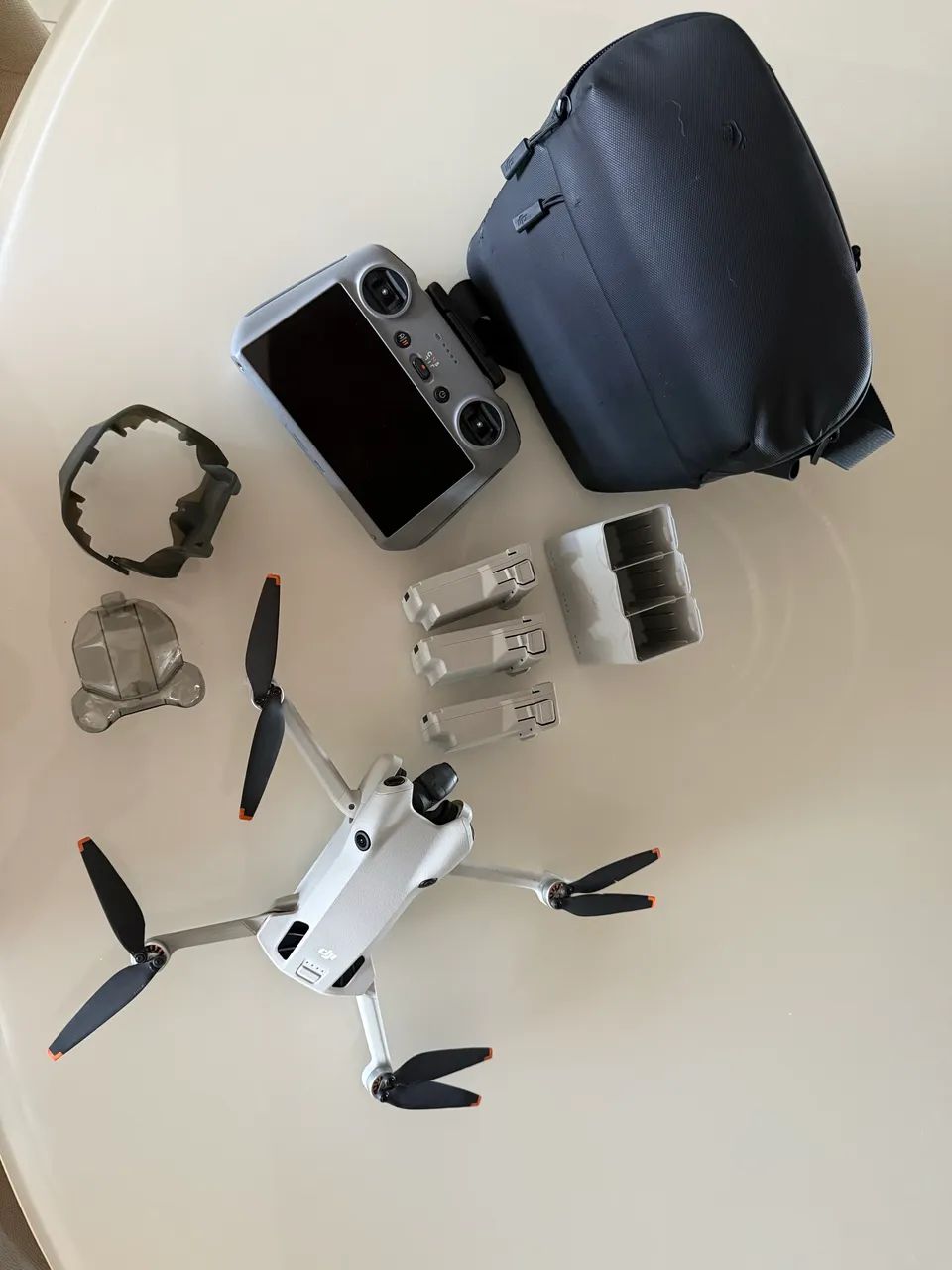 DJI  MINI 4 PRO + Fly More Combo + Controle RC 2 - Foto 3
